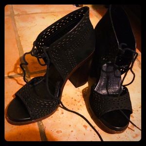 Gianni Bini - Gypsie Daze - lace up heel